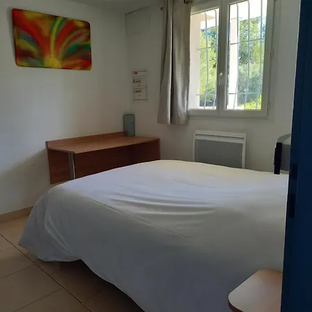 Le Saint Esteve Aparthotel 4*