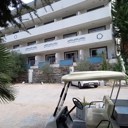 Le Saint Esteve Aparthotel 4*