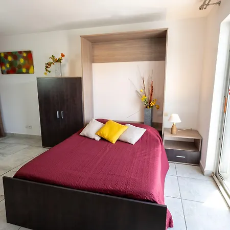 Le Saint Esteve Aparthotel 4*