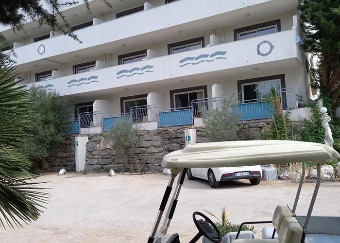 Le Saint Esteve Hotel apartamentowy 3*